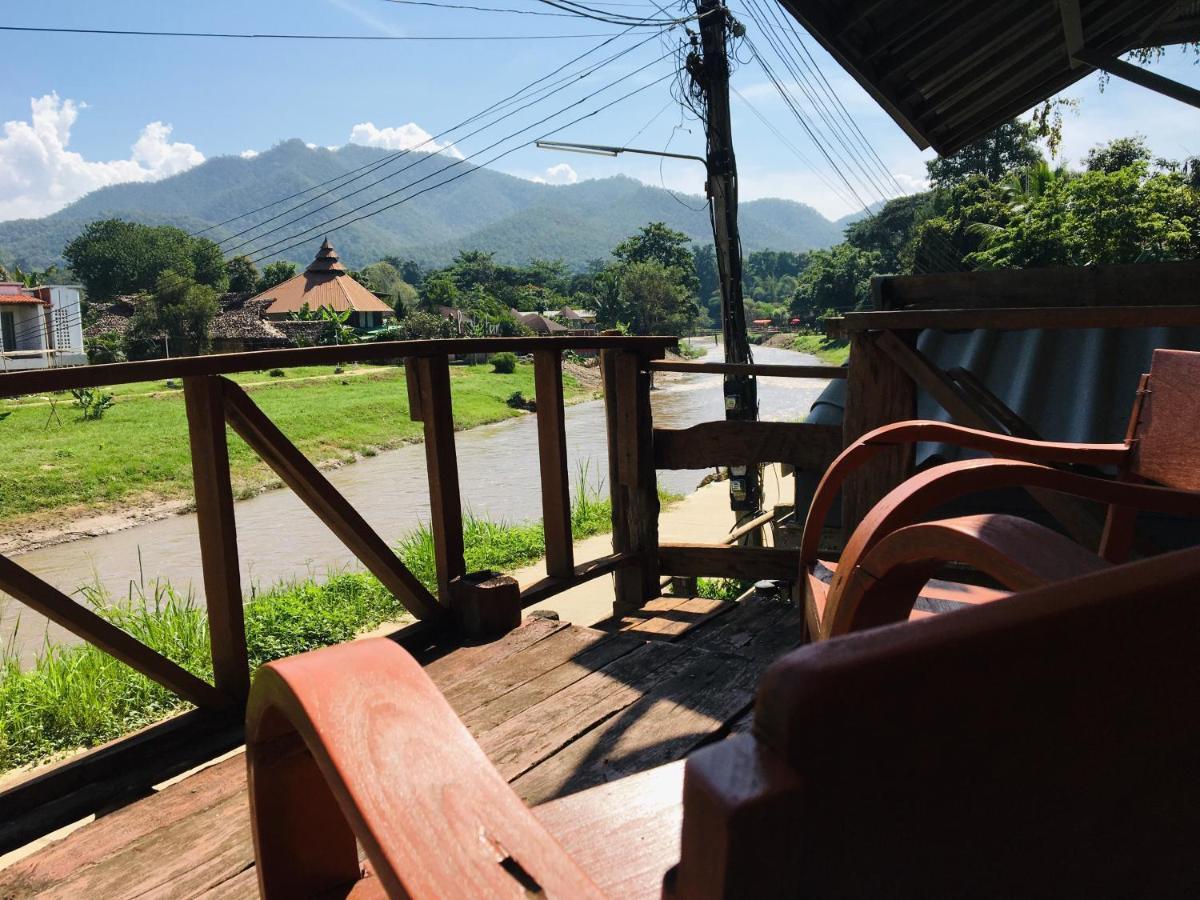 Golden Hut -Chill Bungalows In Town黄金泰式传统独栋小屋 Pai Exteriör bild