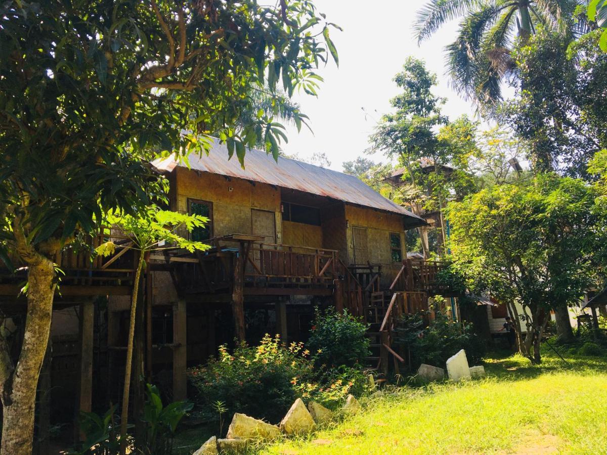 Golden Hut -Chill Bungalows In Town黄金泰式传统独栋小屋 Pai Exteriör bild